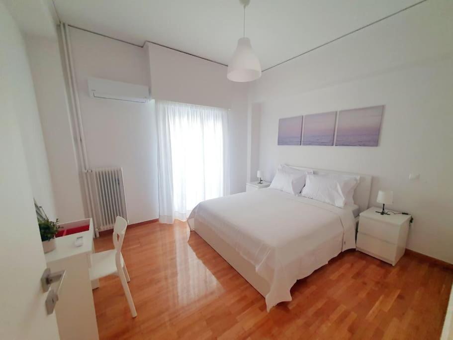 George's Cozy 60m2 7' Metro Apartment Athens