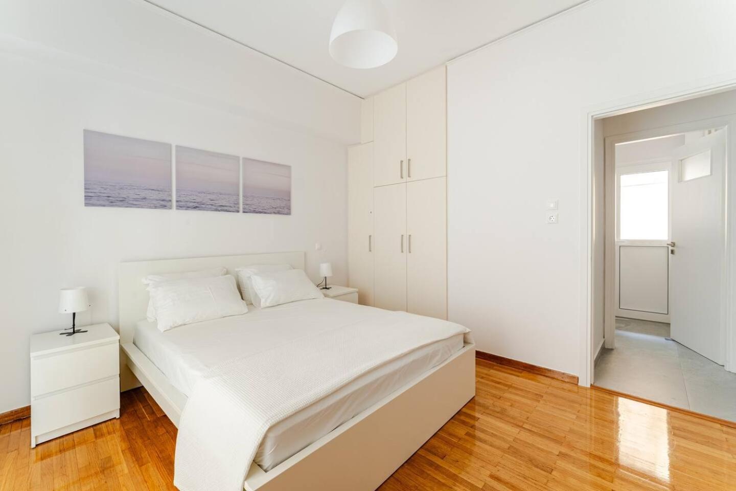 George's Cozy 60m2 7' Metro Apartment *